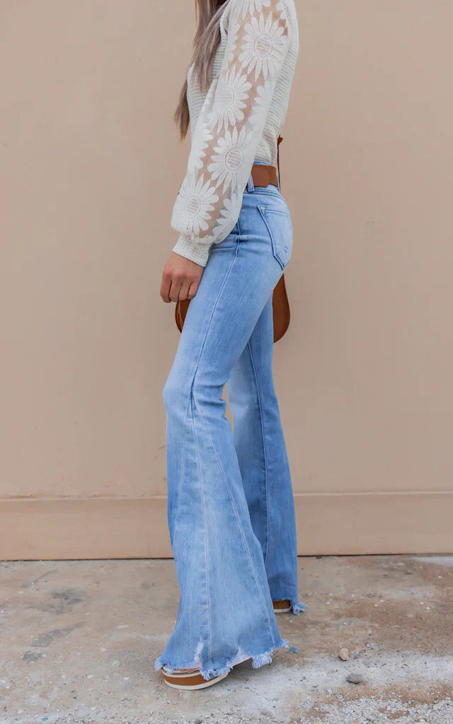 Spitzen-Top mit Strickmuster | Florale Ärmel | Elegante Leichtigkeit