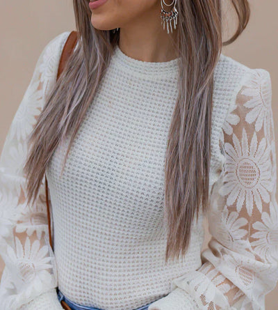 Spitzen-Top mit Strickmuster | Florale Ärmel | Elegante Leichtigkeit