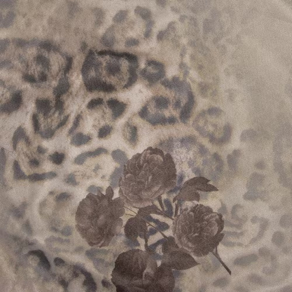 Vayla – Figurbetontes Kleid mit Strukturdruck