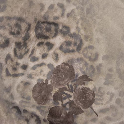 Vayla – Figurbetontes Kleid mit Strukturdruck