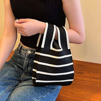 Schicke gestreifte Tragetasche aus Segeltuch