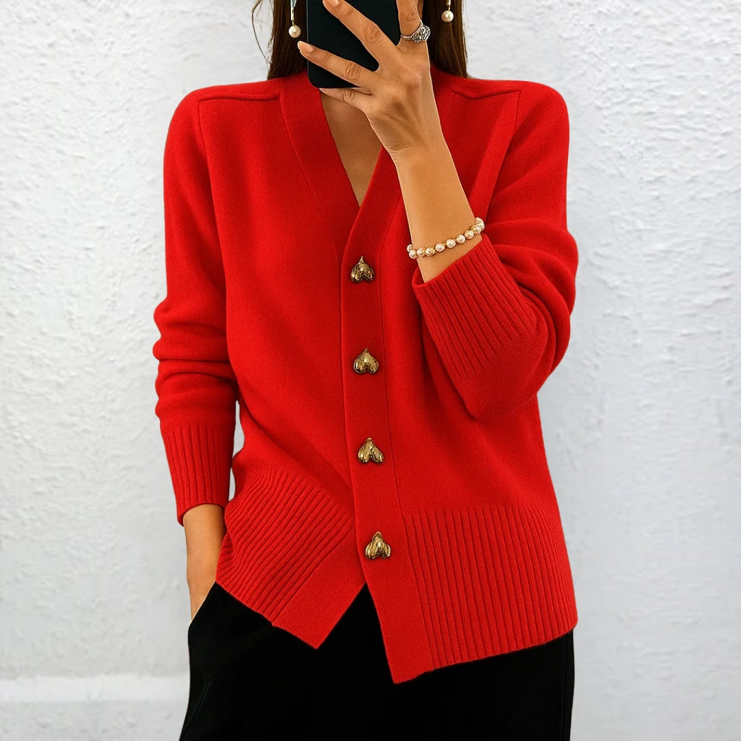 Lydia™ | Eleganter Pullover mit Herzknöpfen