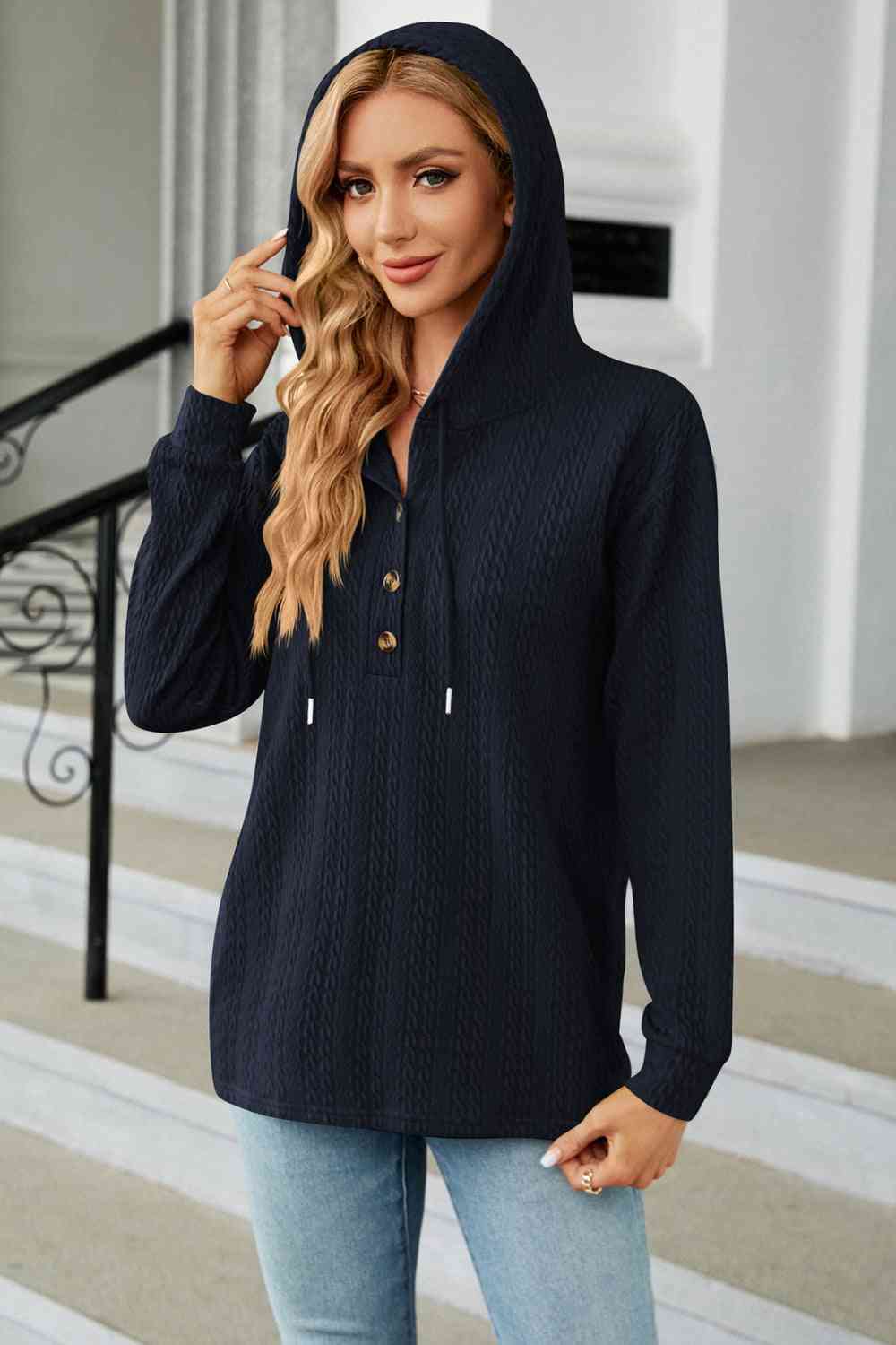 Kabelstrick-Kapuzenpullover mit Langärmeln für Damen
