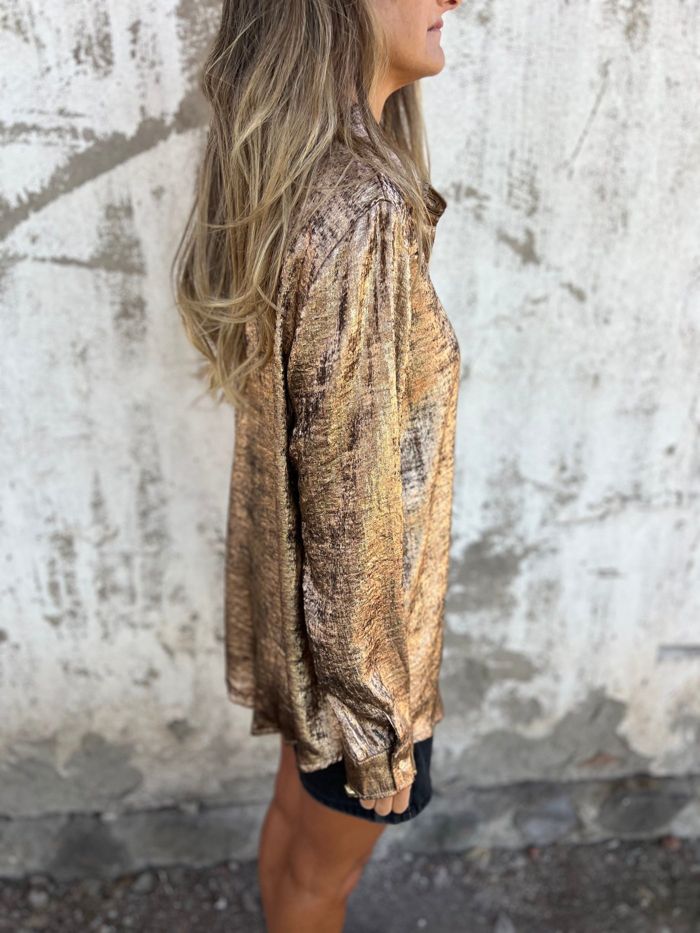 Bluse mit Glanz-Effekt | Brusttasche | Lässiger Hemdblusenstil