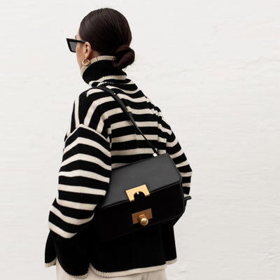 Kynesia - Übergroß Strickpullover Mit Streifenmuster Und Rollkragen