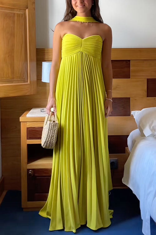 Katrina – Schulterfreies Maxikleid mit Schnürung und Faltenrock