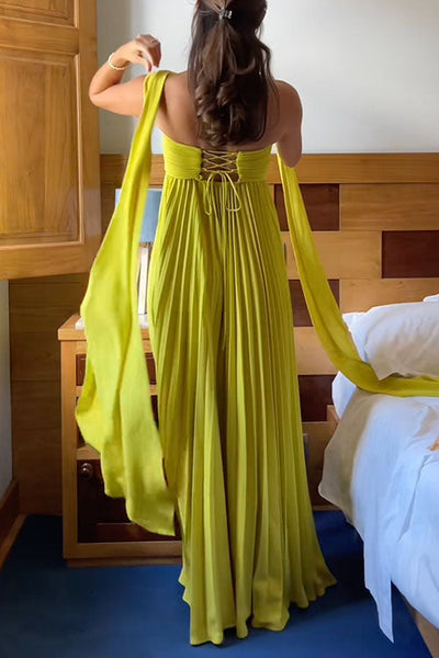 Katrina – Schulterfreies Maxikleid mit Schnürung und Faltenrock