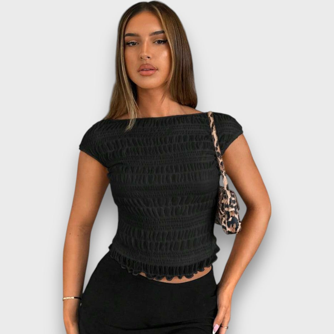 Solena – Strukturiertes Top mit verspieltem Charme