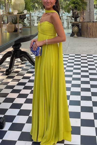 Katrina – Schulterfreies Maxikleid mit Schnürung und Faltenrock