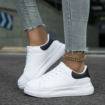 Sommerliche Sneaker für Damen - Bequeme weiße Schuhe für Einlage