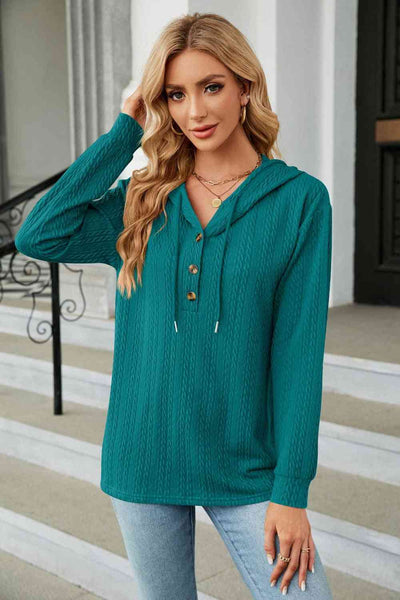 Kabelstrick-Kapuzenpullover mit Langärmeln für Damen