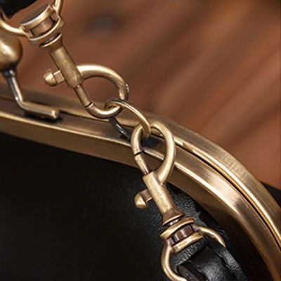 Margarete – Vintage Kussverschluss Schultertasche