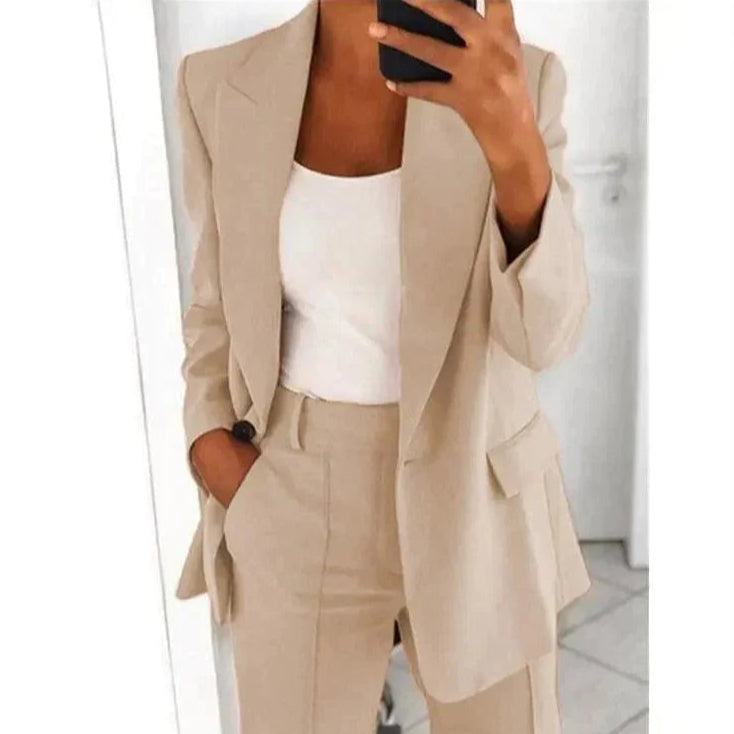 Sommerlicher Hosenanzug für Damen - Leichter Zweiteiler mit Blazer und Stoffhose