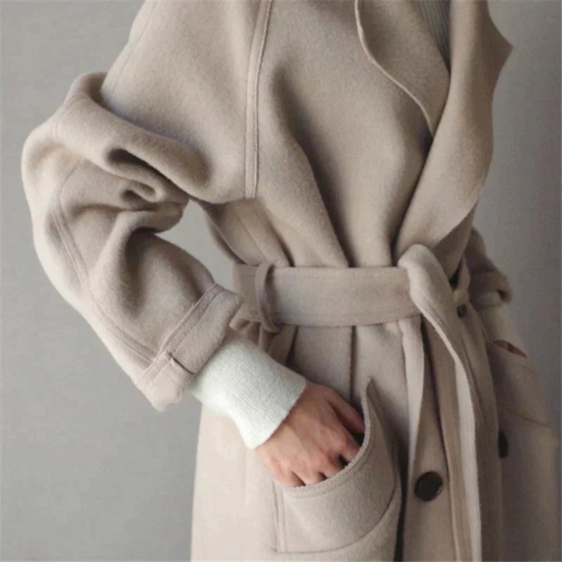 Eleganter Langmantel mit Gürtel für Frauen