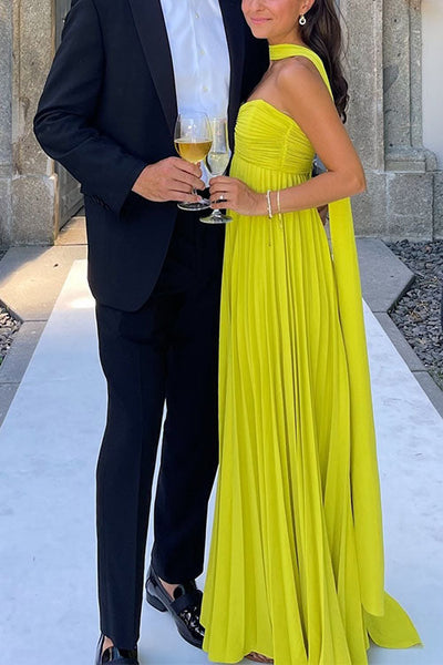 Katrina – Schulterfreies Maxikleid mit Schnürung und Faltenrock