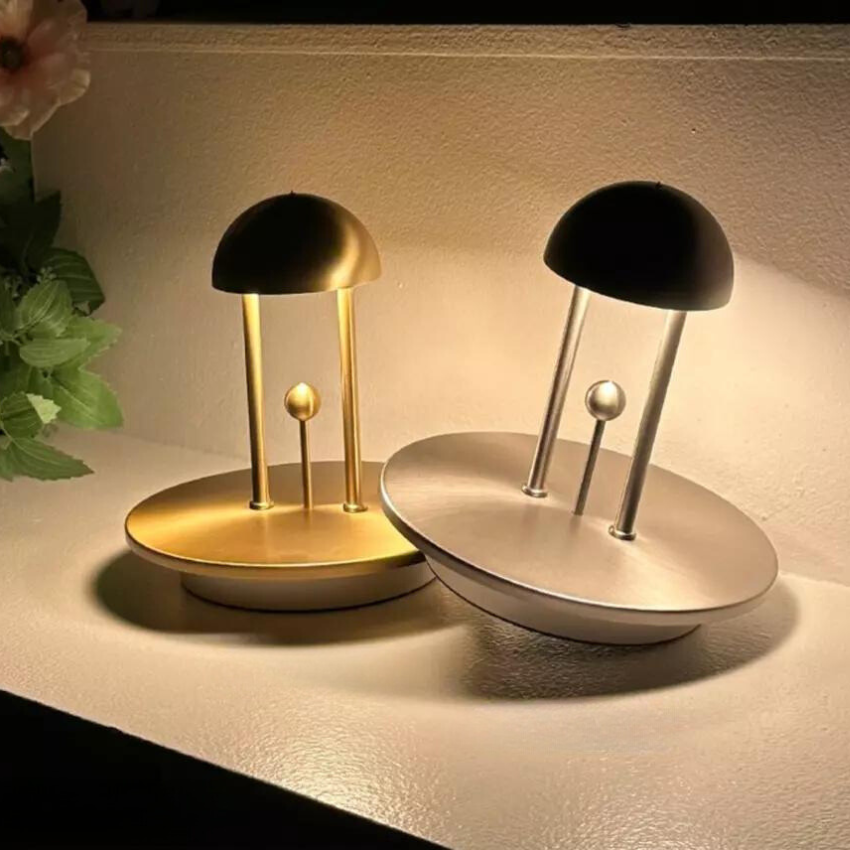 LumaDome Minimalistische Tischlampe – Elegantes Kuppeldesign