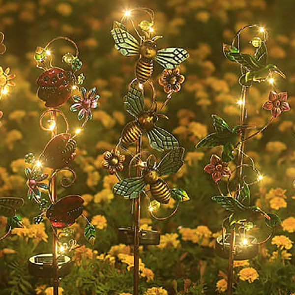 ArtGlow Solarbetriebene Gartenlaterne – Künstlerisches Metalldesign für stimmungsvolle Außenbeleuchtung