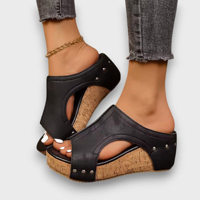 Raya – Keilsandalen mit Cut-Out-Design