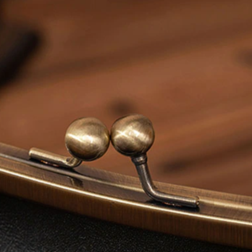 Margarete – Vintage Kussverschluss Schultertasche