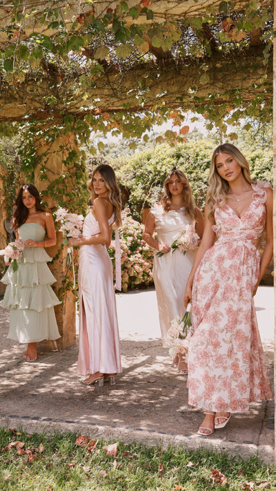 Claire | Schulterfreies Stufen-Maxikleid