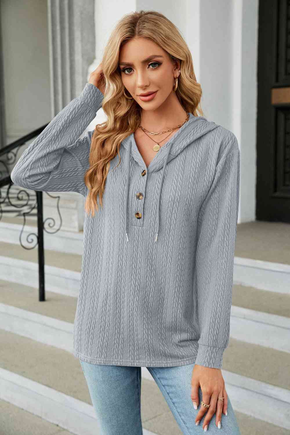 Kabelstrick-Kapuzenpullover mit Langärmeln für Damen