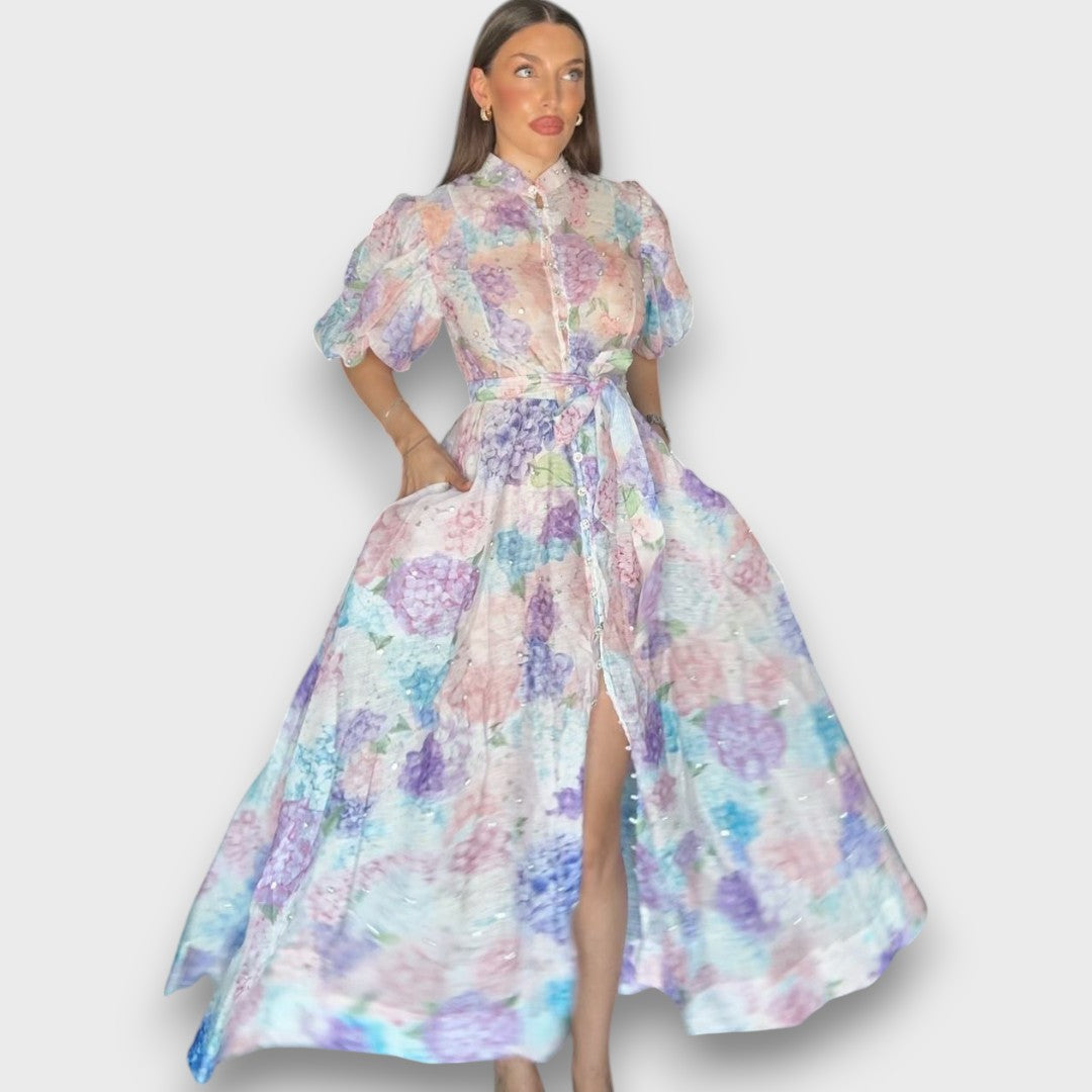 Celindra – Maxi-Kleid mit floraler Struktur und Bindegürtel