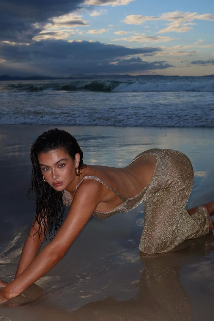 Corliss™ | Verziertes Rückenfreies Maxi-Kleid mit Schlitz