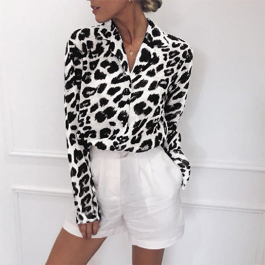 Angharad® | Edle Langarmbluse mit Leopardenmuster und Umlegekragen