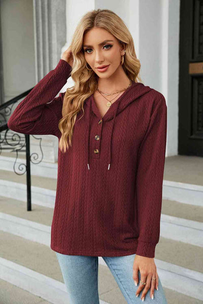 Kabelstrick-Kapuzenpullover mit Langärmeln für Damen