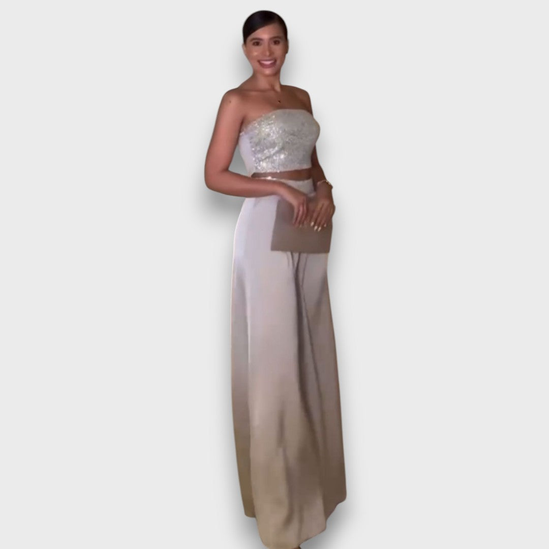 Regine – Zweiteiler mit Pailletten-Top und fließender Hose