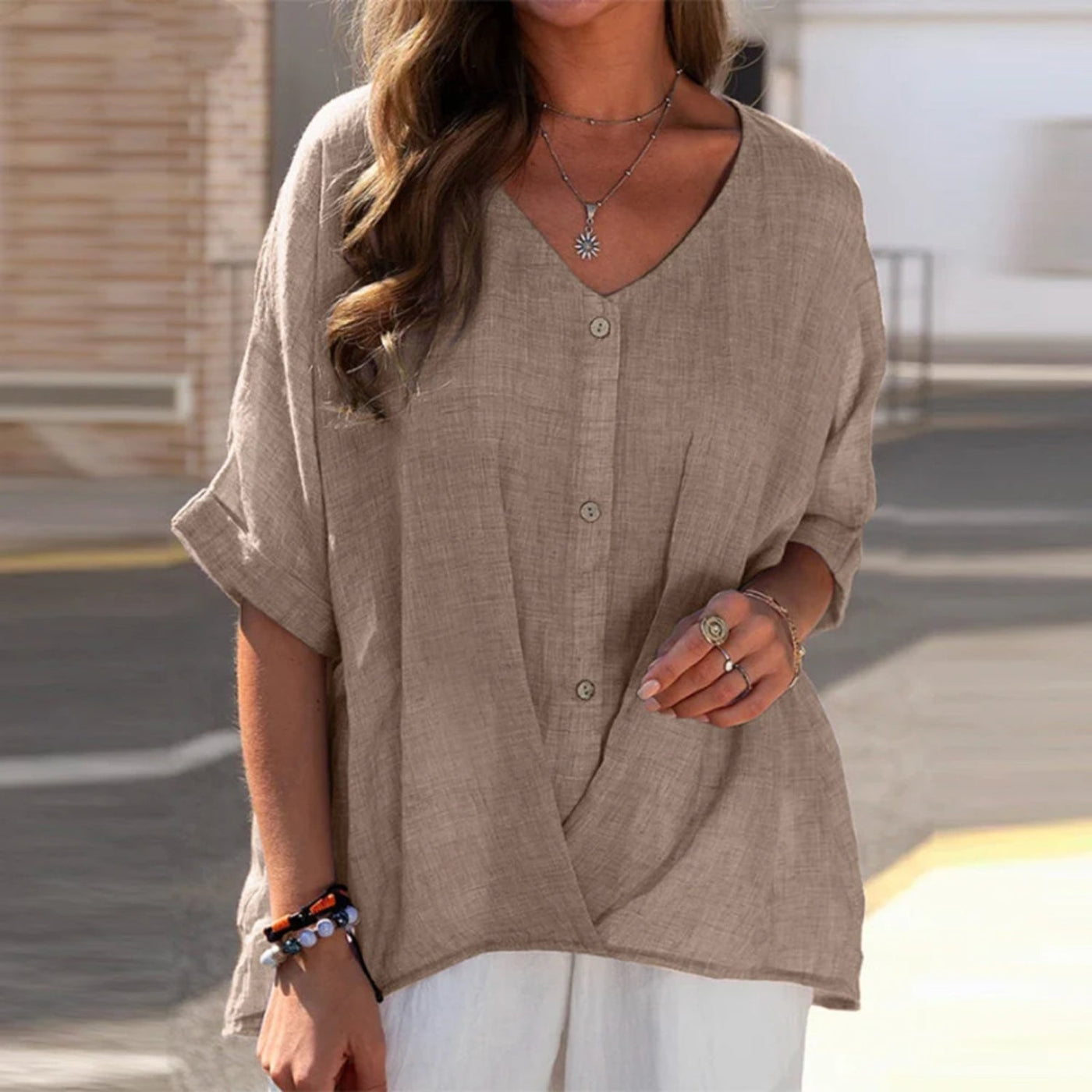 Auberte® | Stilvolle Damen-Leinenbluse mit V-Ausschnitt und Knopfleiste