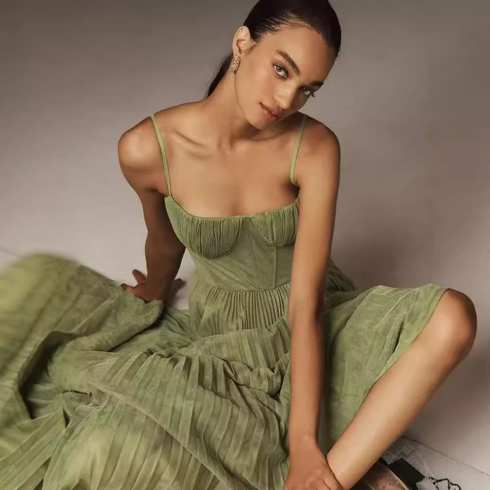 Lorna | Trägerloses Midikleid mit Plissee