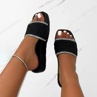 Pantolette für Damen - Trendige Badeschuhe für den Sommer 2024