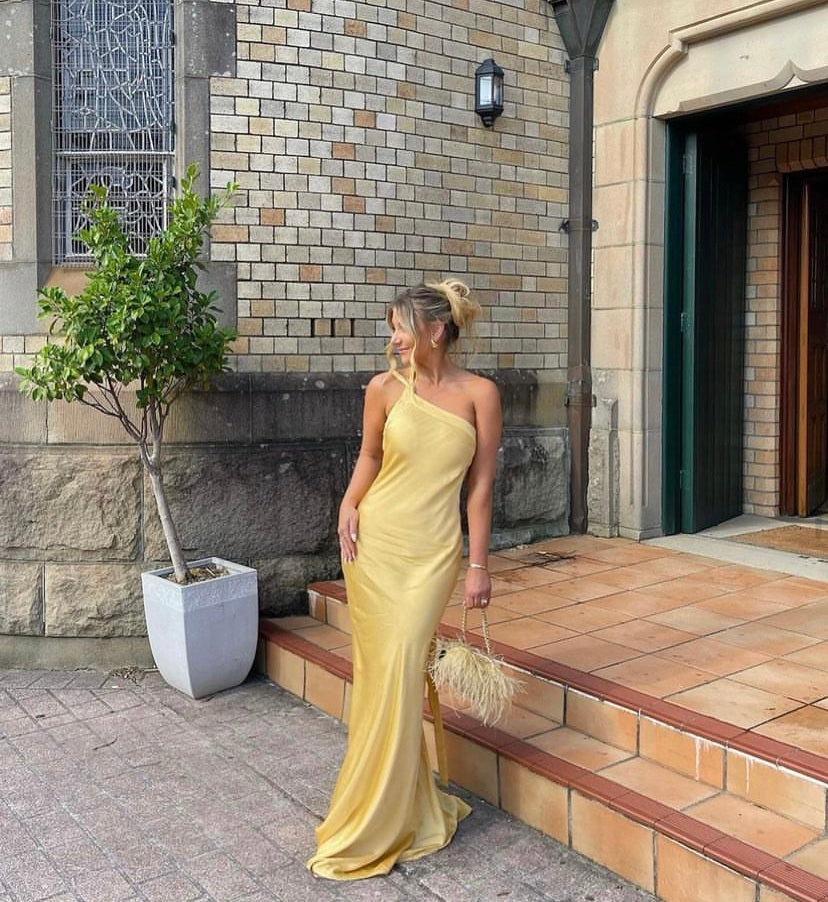 Xynara ™ | Elegantes schulterfreies Kleid mit Schnürung