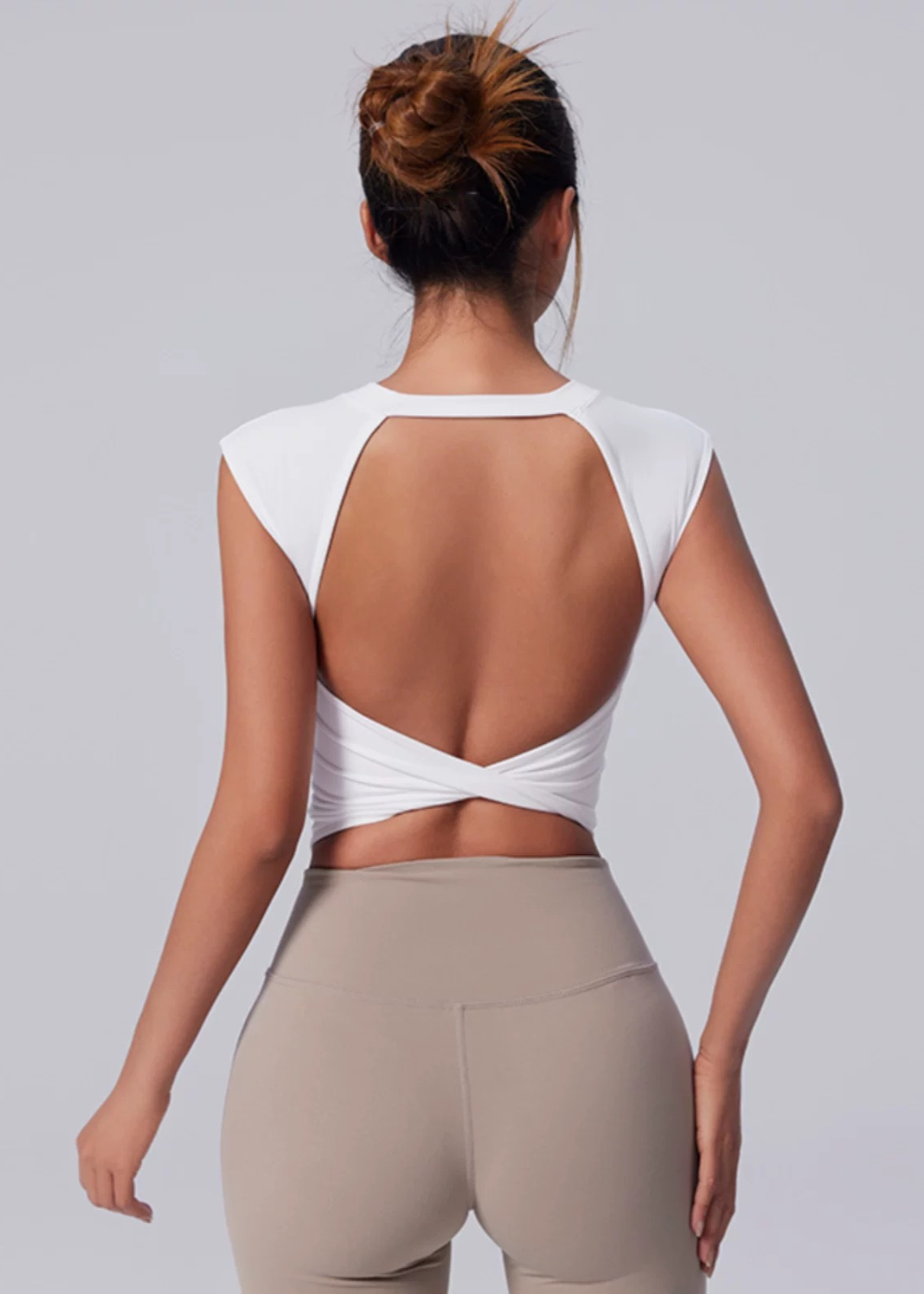 Knoten-T-Shirt – Integrierter BH