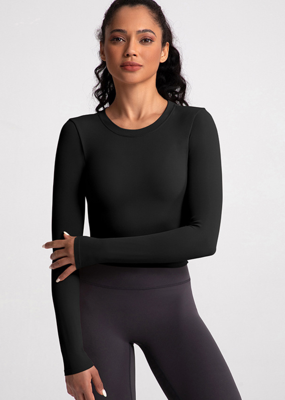 T-Shirt mit Knoten – Langarm – Integrierter BH