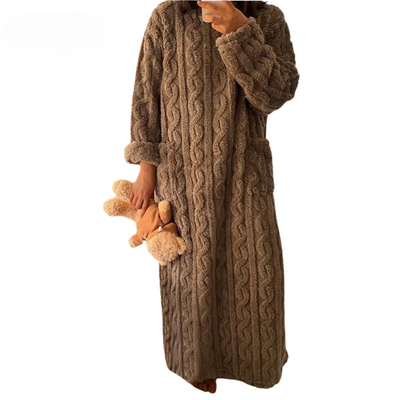 Lounge-Kleid aus Kabelstrick für Damen