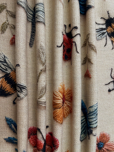 Pullover mit Blumen und Insektenstickerei für Damen