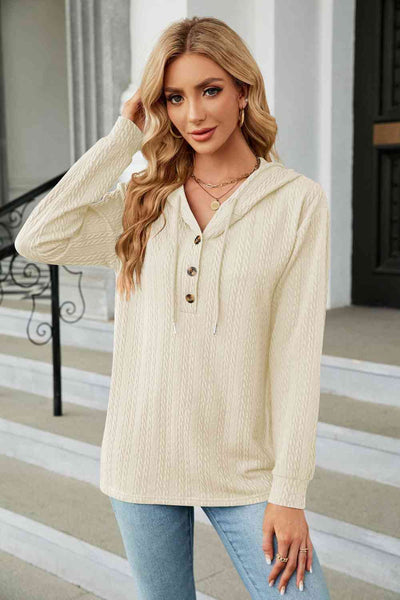 Kabelstrick-Kapuzenpullover mit Langärmeln für Damen
