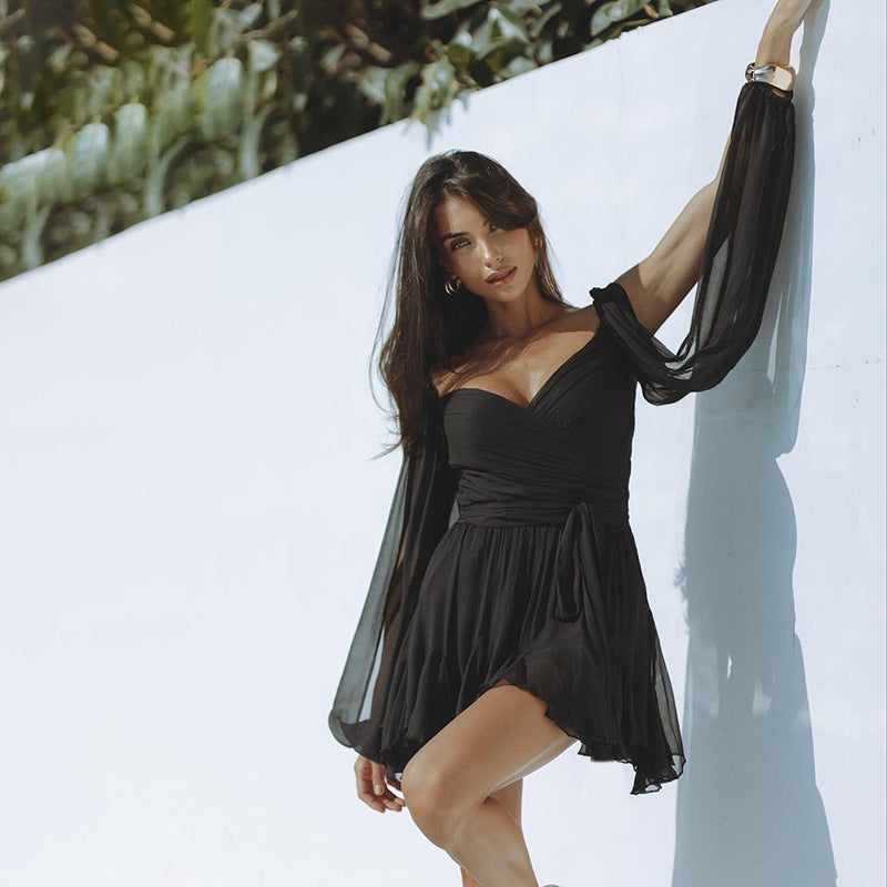 Alma | Kurzes, Tailliertes Kleid