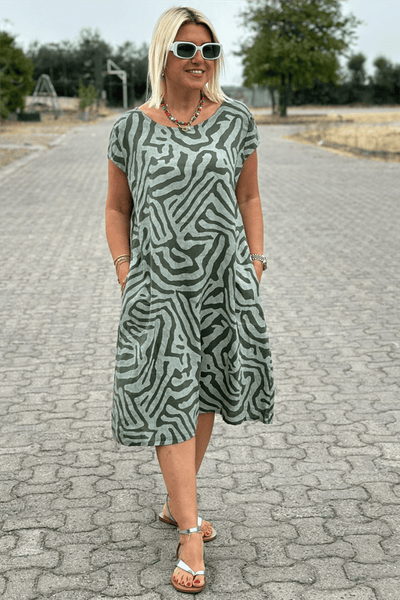 Luftiges Sommerkleid | Gerader Schnitt | Dezentes Muster