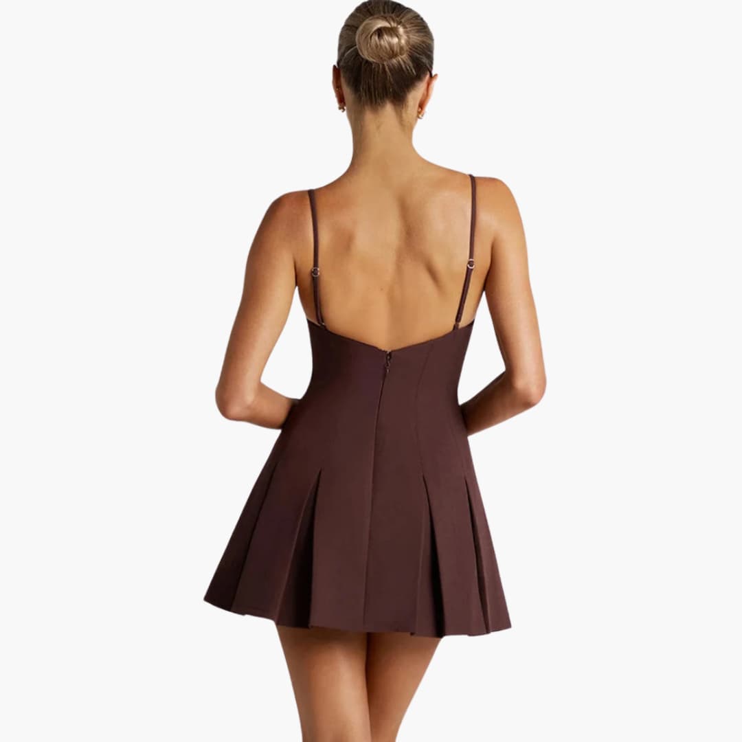 Rückenfreies Mini Faltenkleid - Für Damen mit Eleganzfaktor