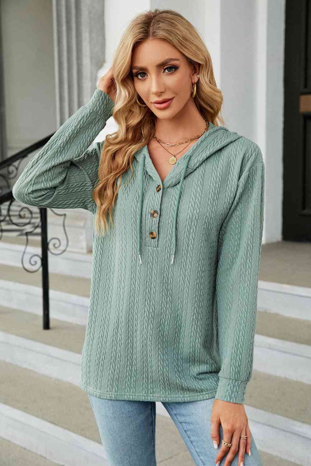 Kabelstrick-Kapuzenpullover mit Langärmeln für Damen
