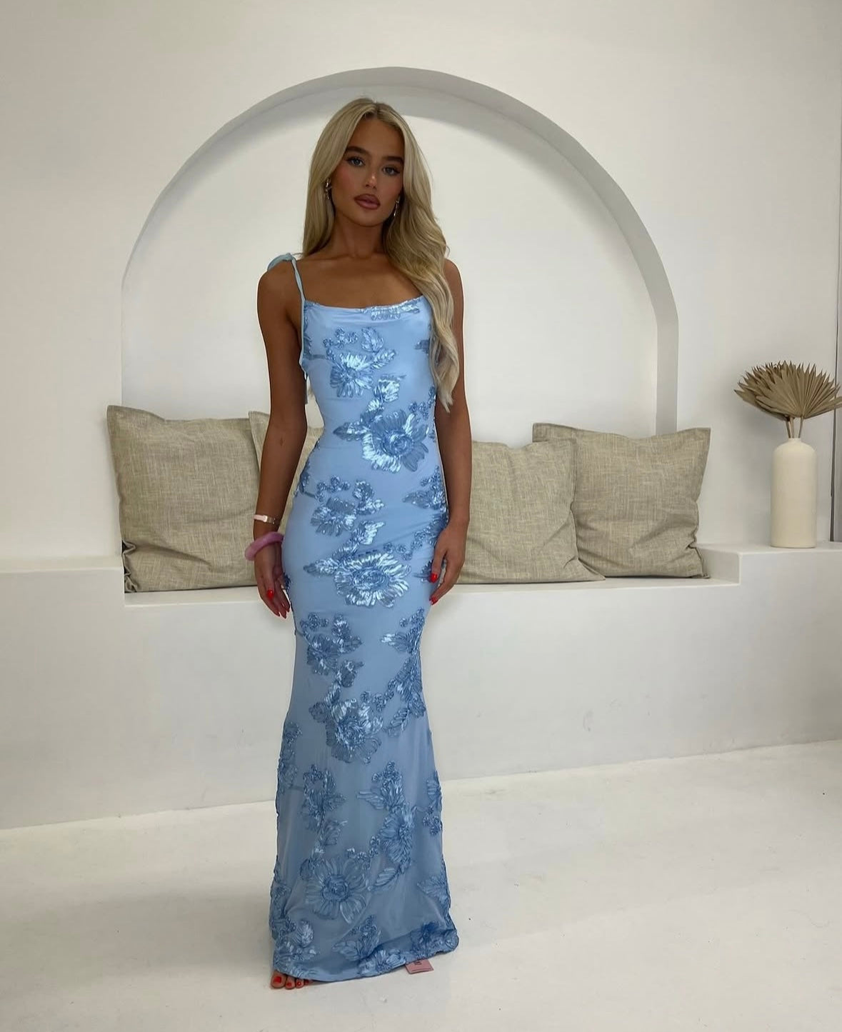 LILY - Blumiges Maxikleid mit verstellbaren Trägern