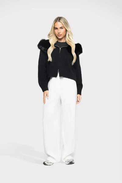 Strickjacke mit Kapuze & Kunstpelz | Kuscheliger Chic | Stilvoll gewärmt