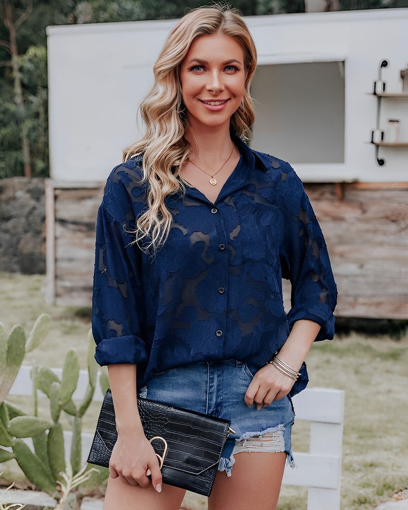 Aulikki® | Durchsichtige Bluse mit Knopfleiste aus Spitze