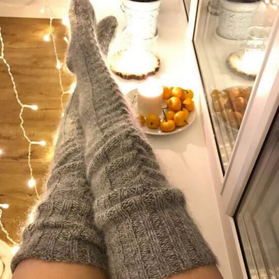 Gestrickte Kniestrümpfe für Damen