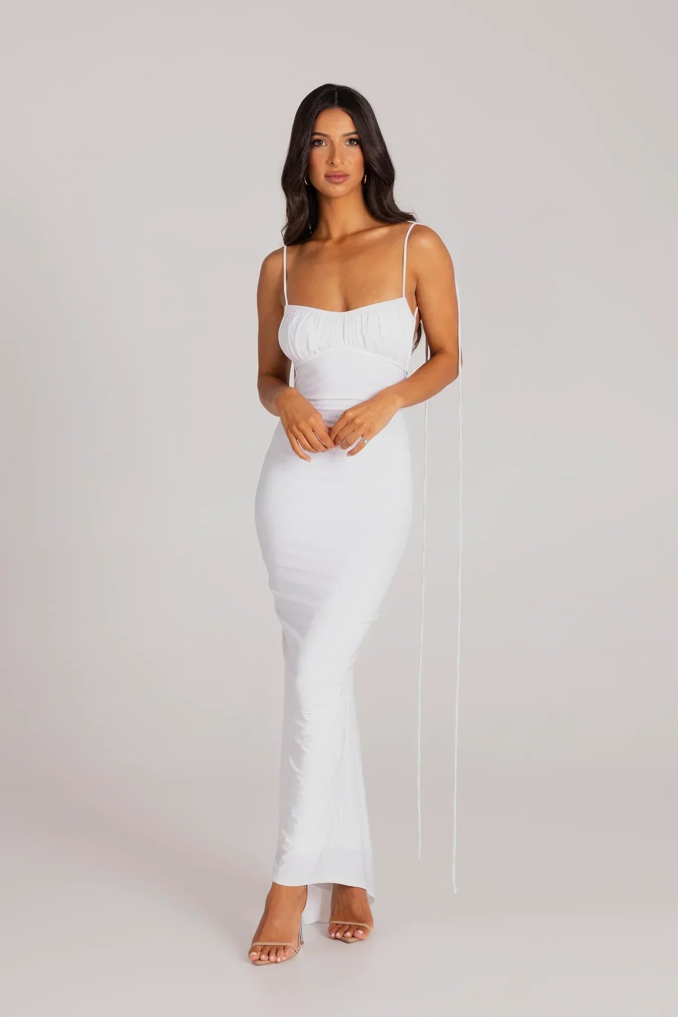 Alindra ™ | Rückenfreies Maxikleid