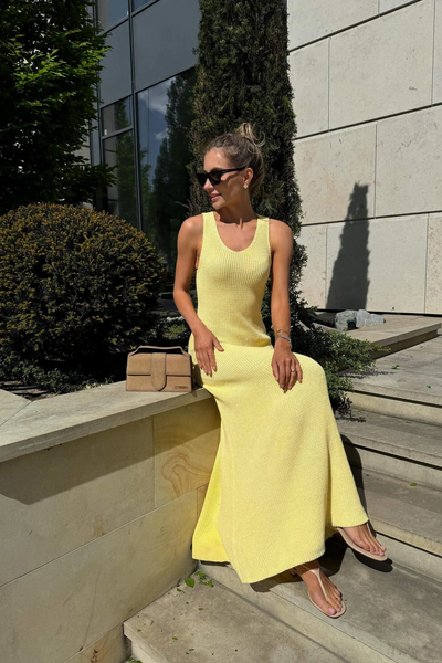 Anna – Gelbes Strickkleid