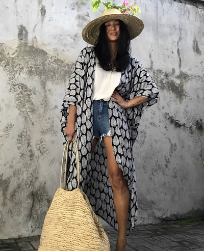 Leona Bohemian Kimono | Sommerlich-stilvoller Strandkimono mit tropischem Muster